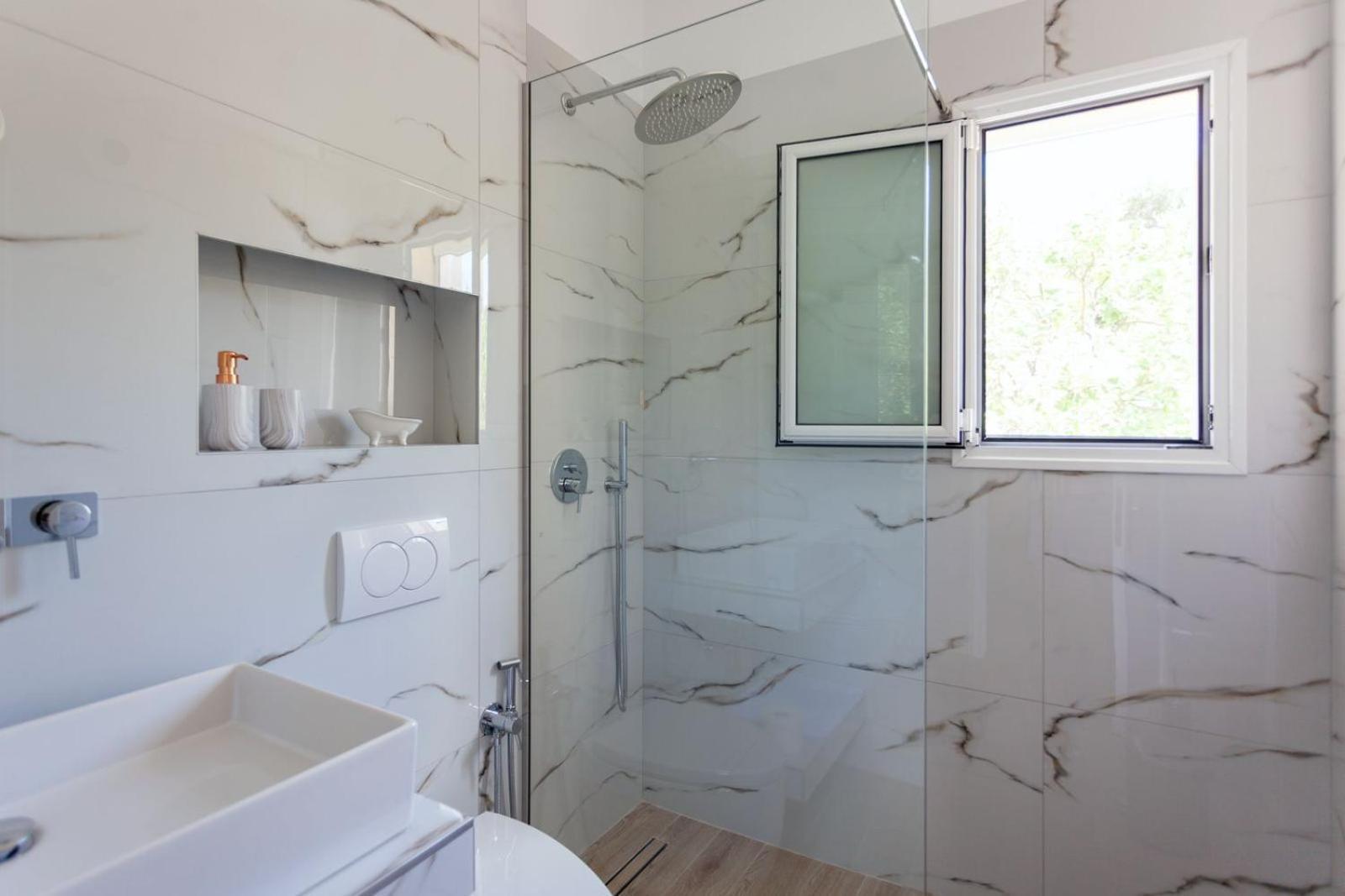 Zacharias Apartments Himare Exterior foto