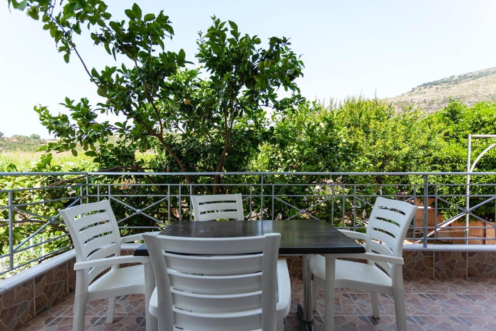 Zacharias Apartments Himare Exterior foto