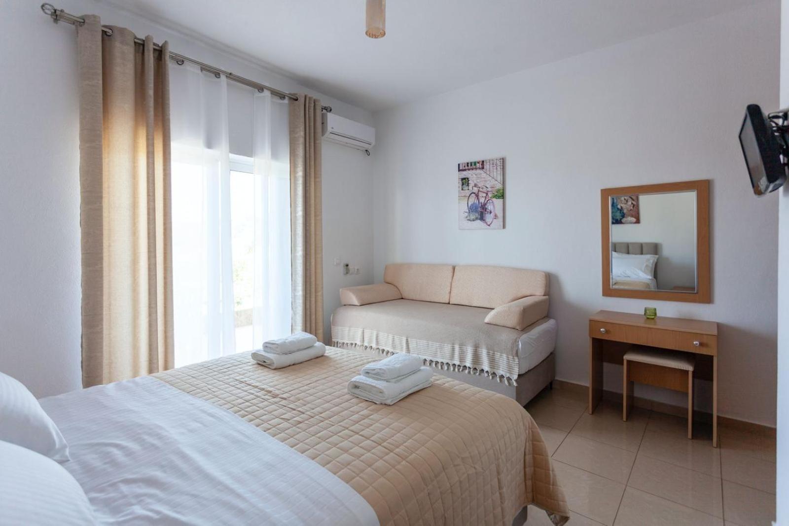 Zacharias Apartments Himare Exterior foto